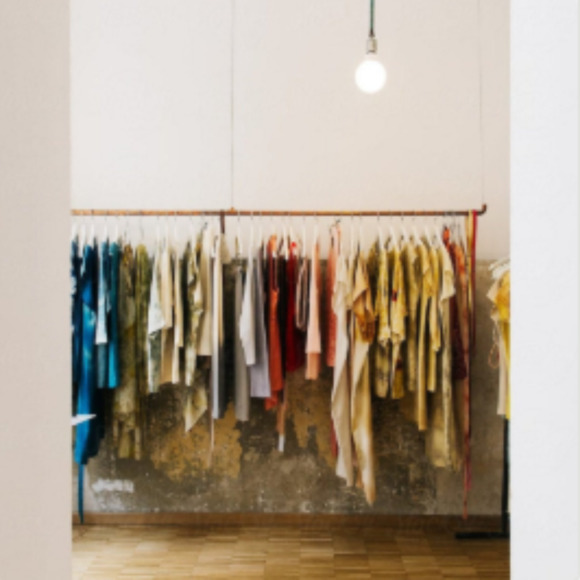 Meet your Posher, Alison - Picture 1 of 1